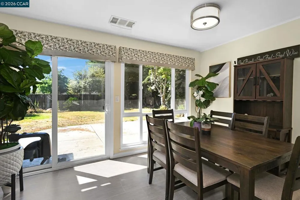 933 Santa Lucia Dr Pleasant Hill, CA 94523