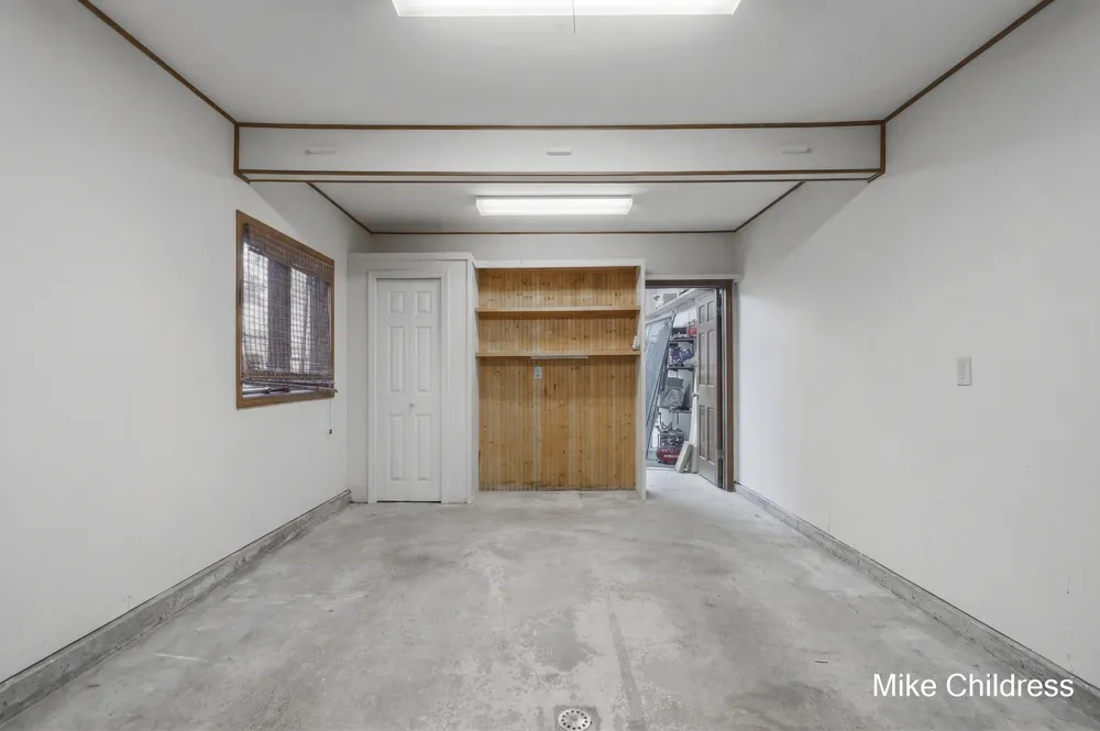 6390 Lakeshore Drive Boston Township, MI 48881