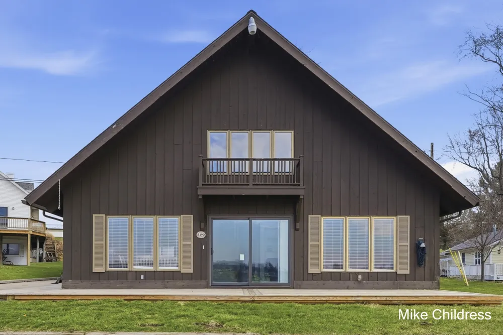 6390 Lakeshore Drive Boston Township, MI 48881