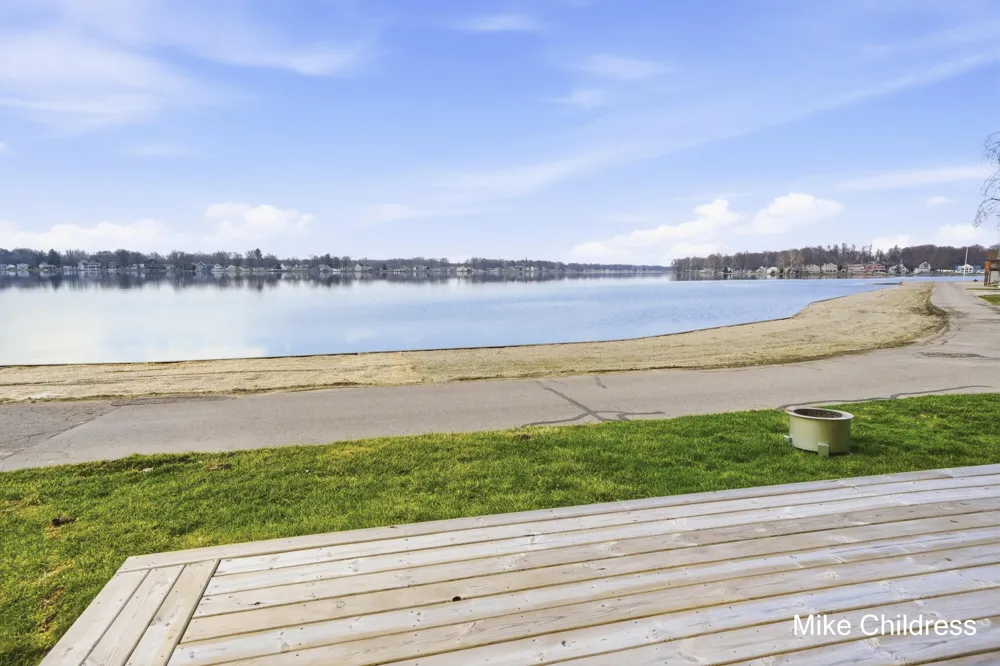 6390 Lakeshore Drive Boston Township, MI 48881