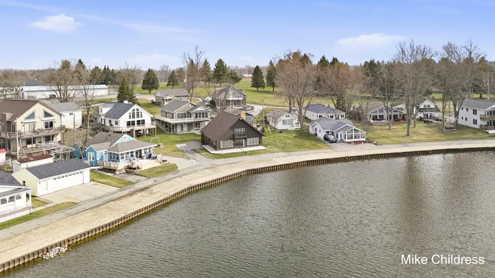 6390 Lakeshore Drive Boston Township, MI 48881