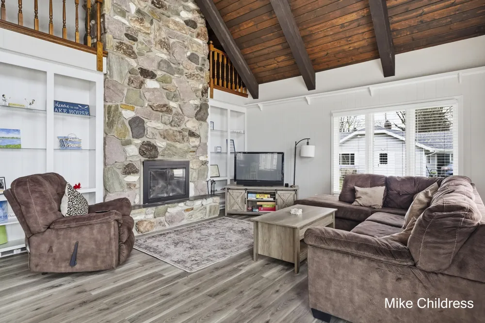 6390 Lakeshore Drive Boston Township, MI 48881