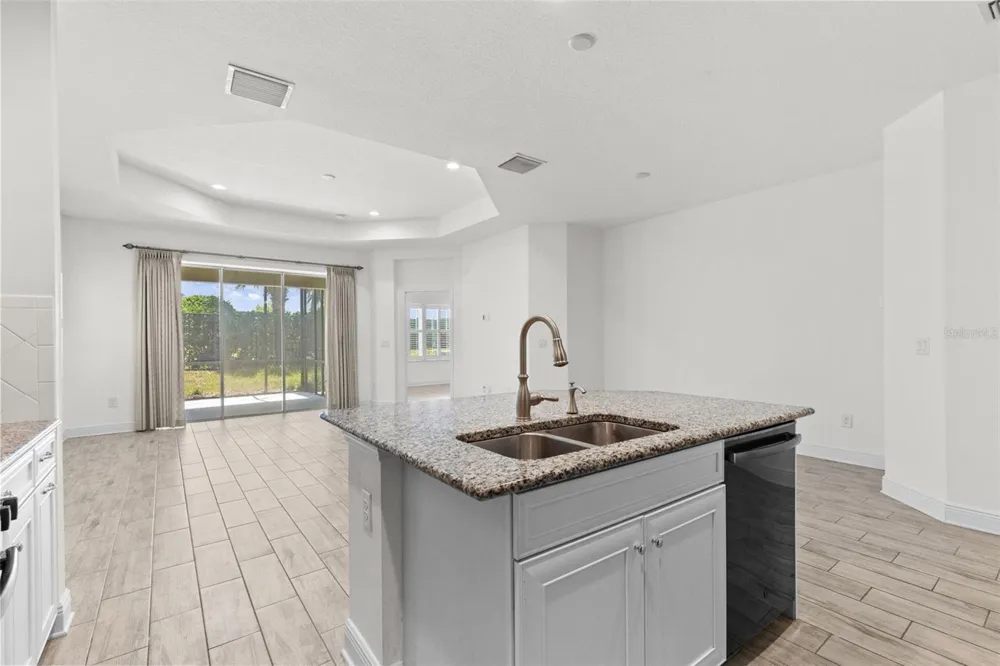 13506 CIRCA CROSSING DRIVE Lithia, FL 33547
