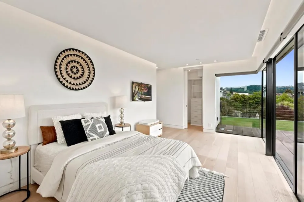324 Kelly Avenue Half Moon Bay, CA 94019