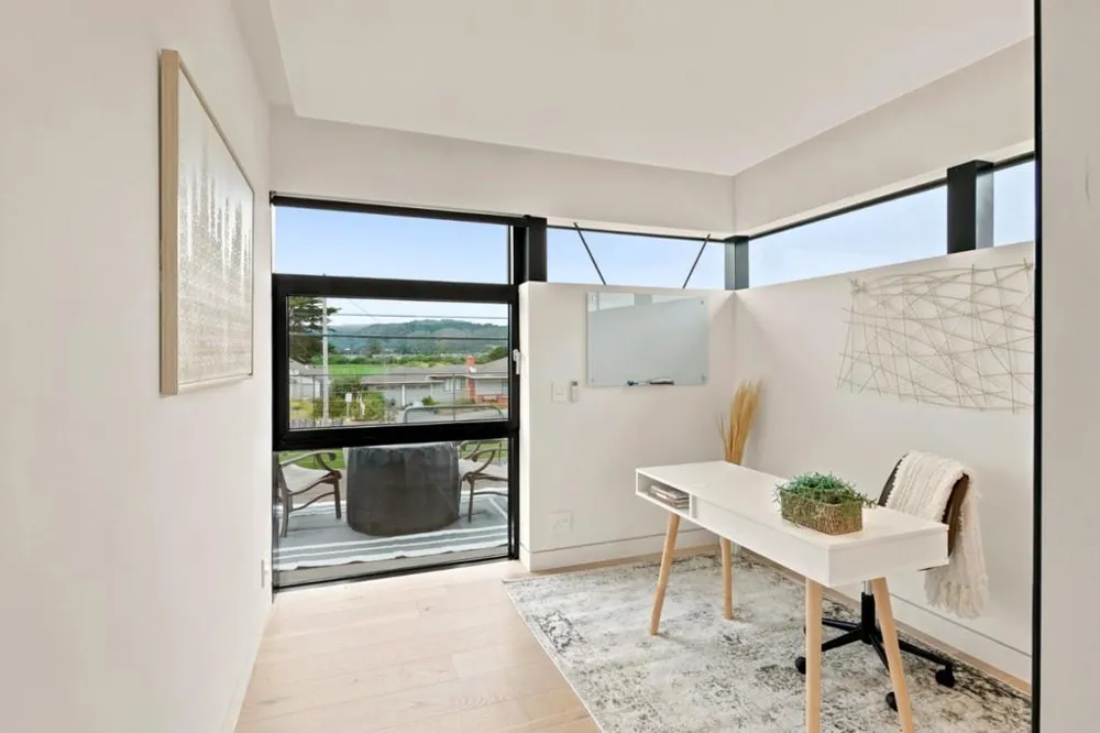 324 Kelly Avenue Half Moon Bay, CA 94019