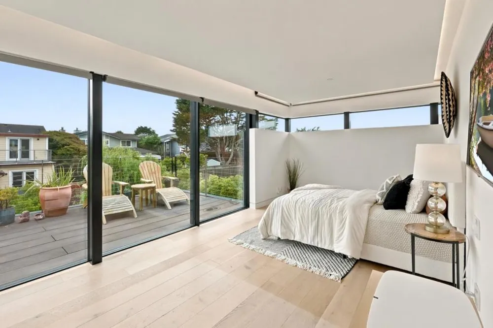 324 Kelly Avenue Half Moon Bay, CA 94019