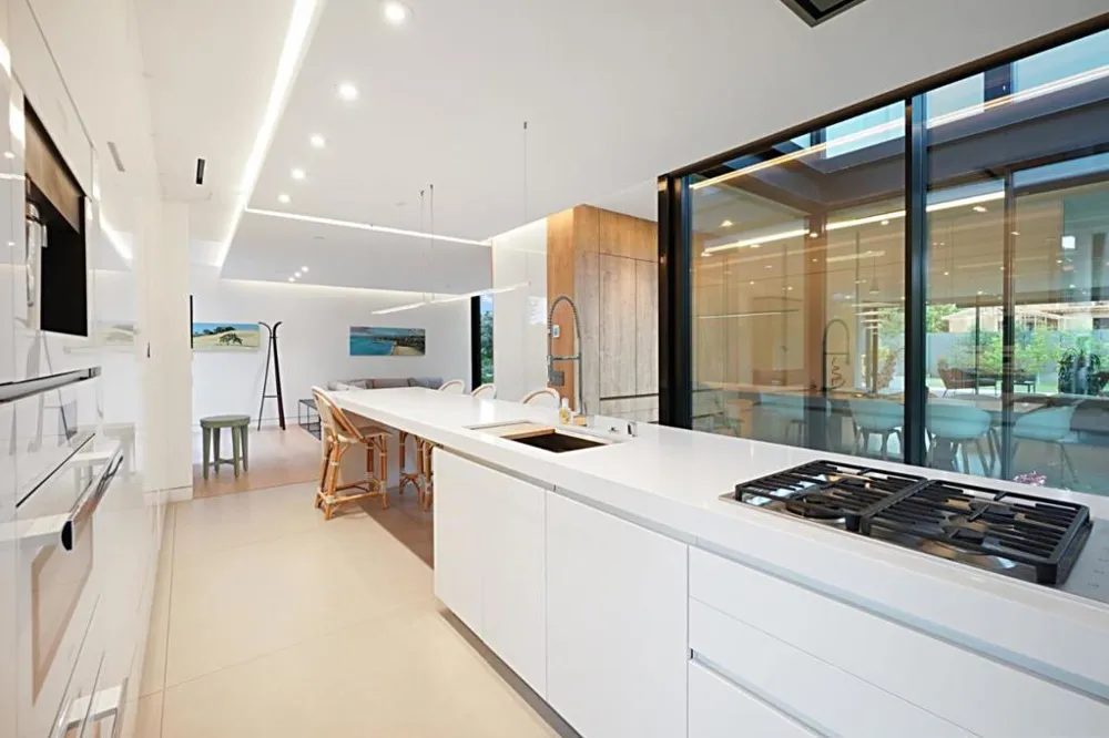 324 Kelly Avenue Half Moon Bay, CA 94019