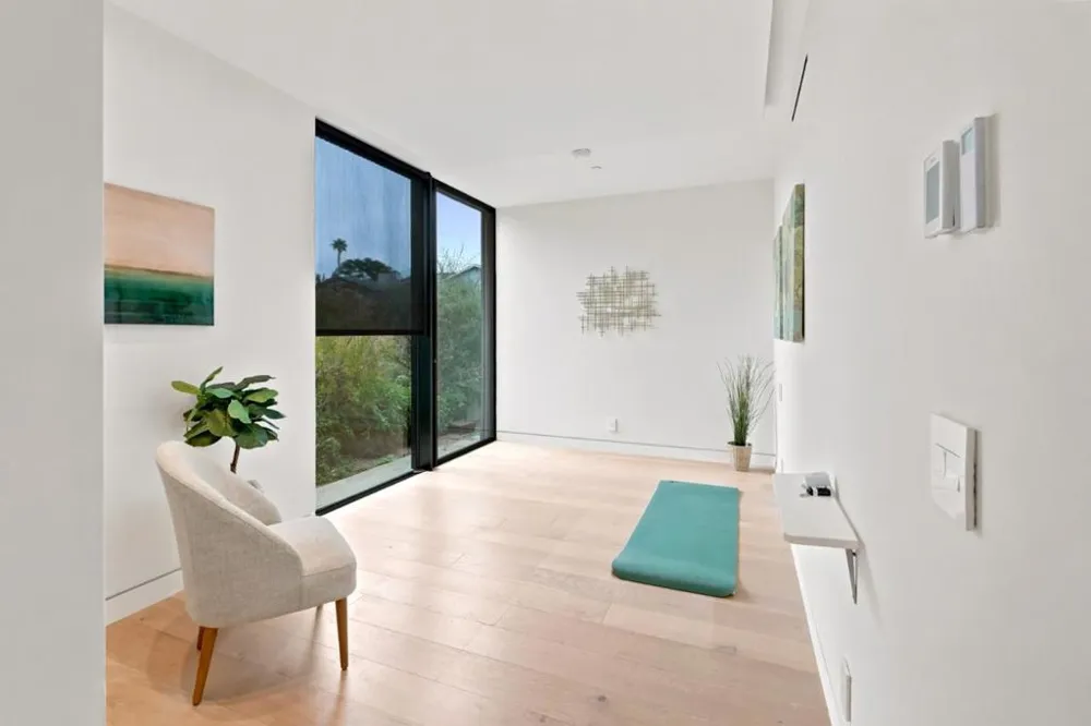324 Kelly Avenue Half Moon Bay, CA 94019