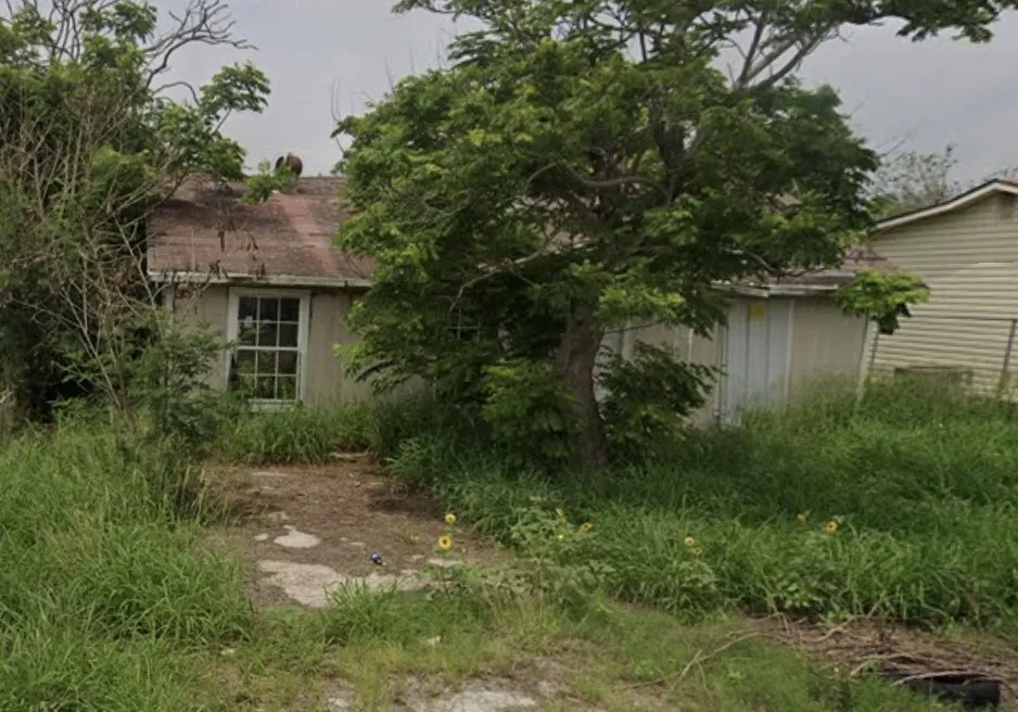 609 Lopez Street Robstown, TX 78380