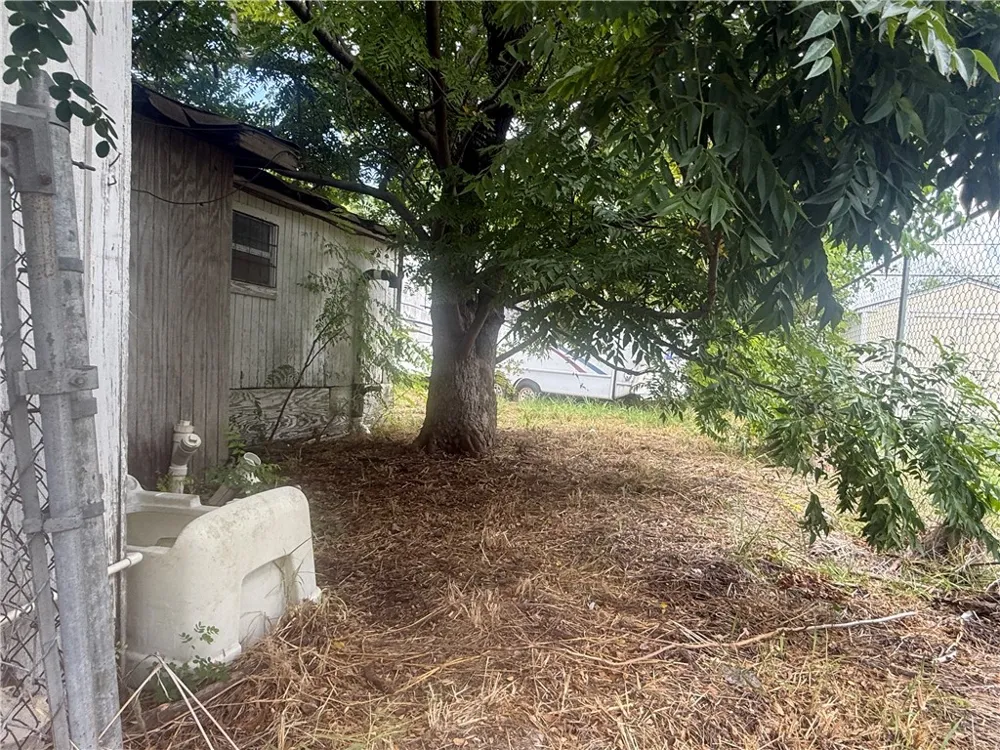 609 Lopez Street Robstown, TX 78380