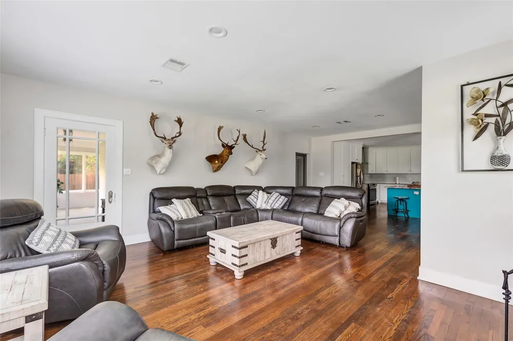 105 Wallisville Road Liberty, TX 77575