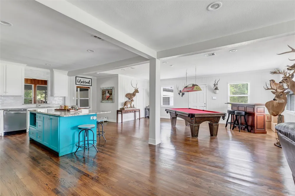 105 Wallisville Road Liberty, TX 77575