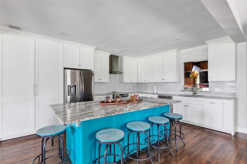 105 Wallisville Road Liberty, TX 77575
