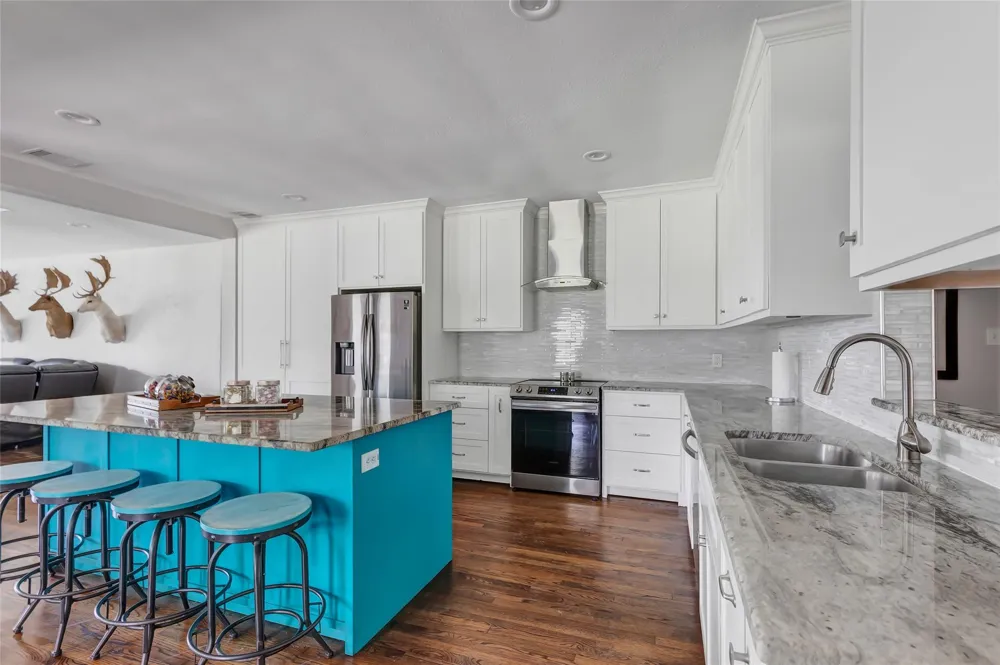 105 Wallisville Road Liberty, TX 77575