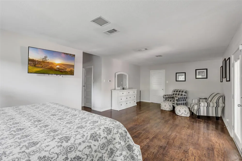 105 Wallisville Road Liberty, TX 77575