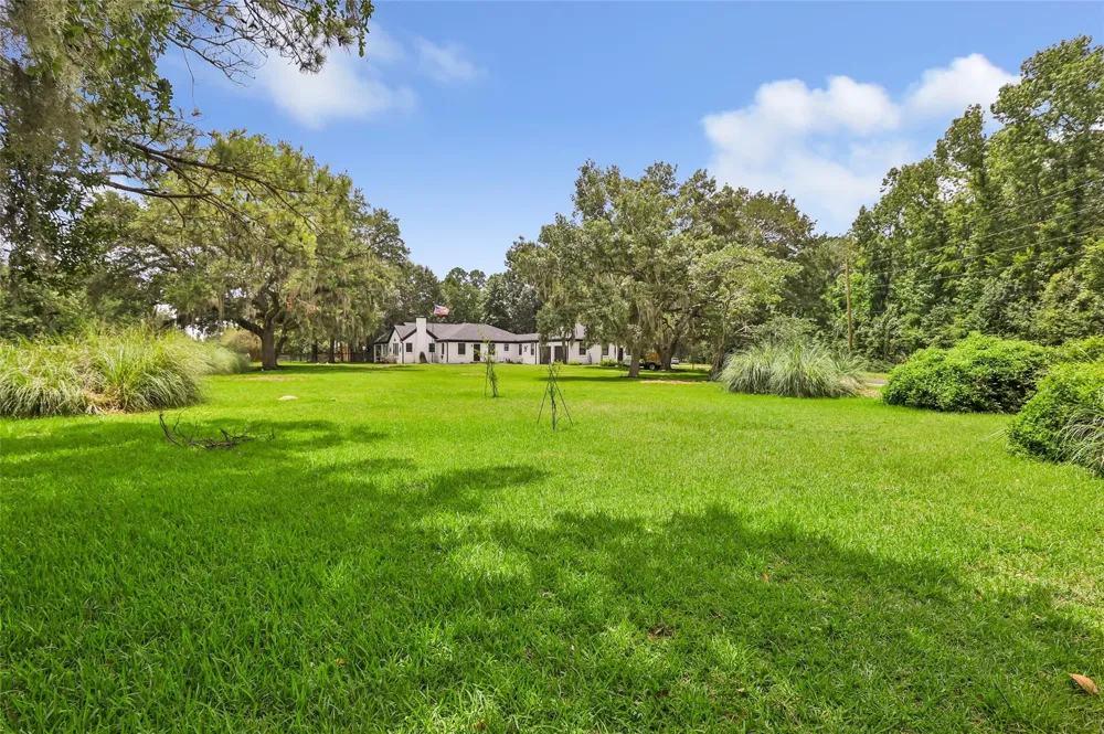 105 Wallisville Road Liberty, TX 77575