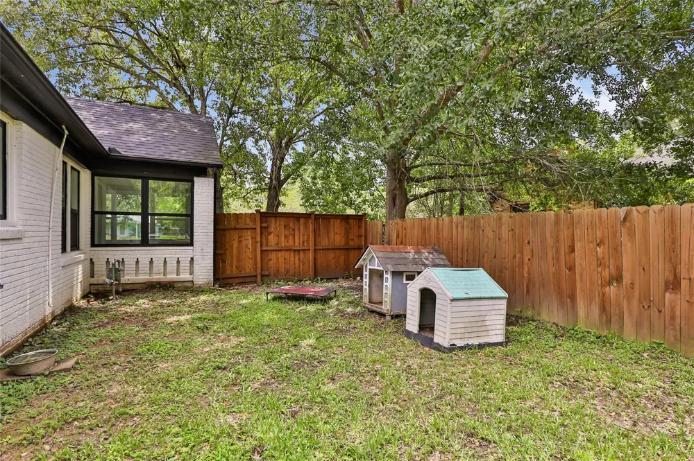 105 Wallisville Road Liberty, TX 77575
