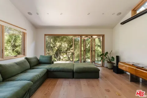 1149 Old Topanga Canyon Road
