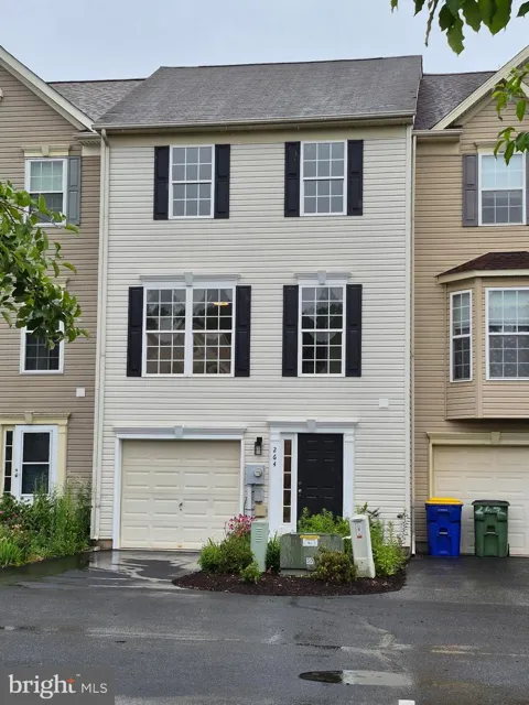264 COUNTRY RIDGE DRIVE