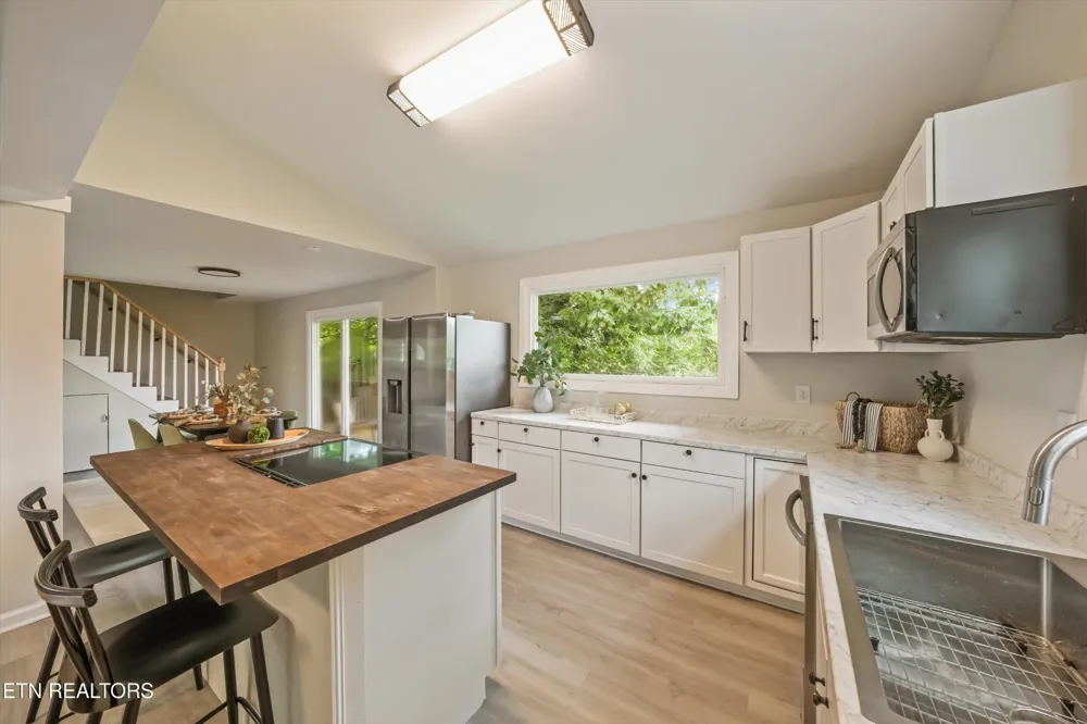 285 Vanover Lane Jacksboro, TN 37757