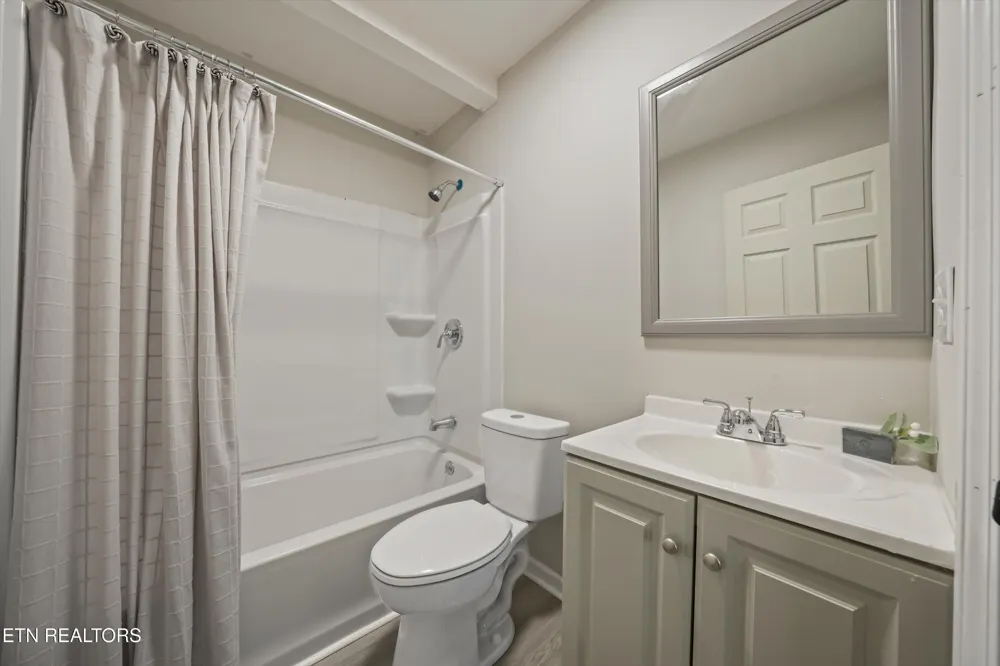 285 Vanover Lane Jacksboro, TN 37757