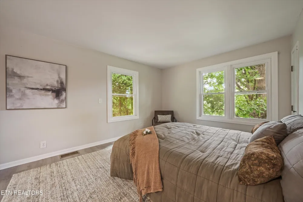 285 Vanover Lane Jacksboro, TN 37757