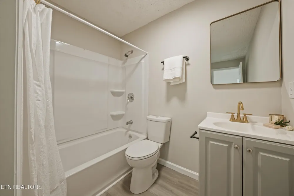 285 Vanover Lane Jacksboro, TN 37757