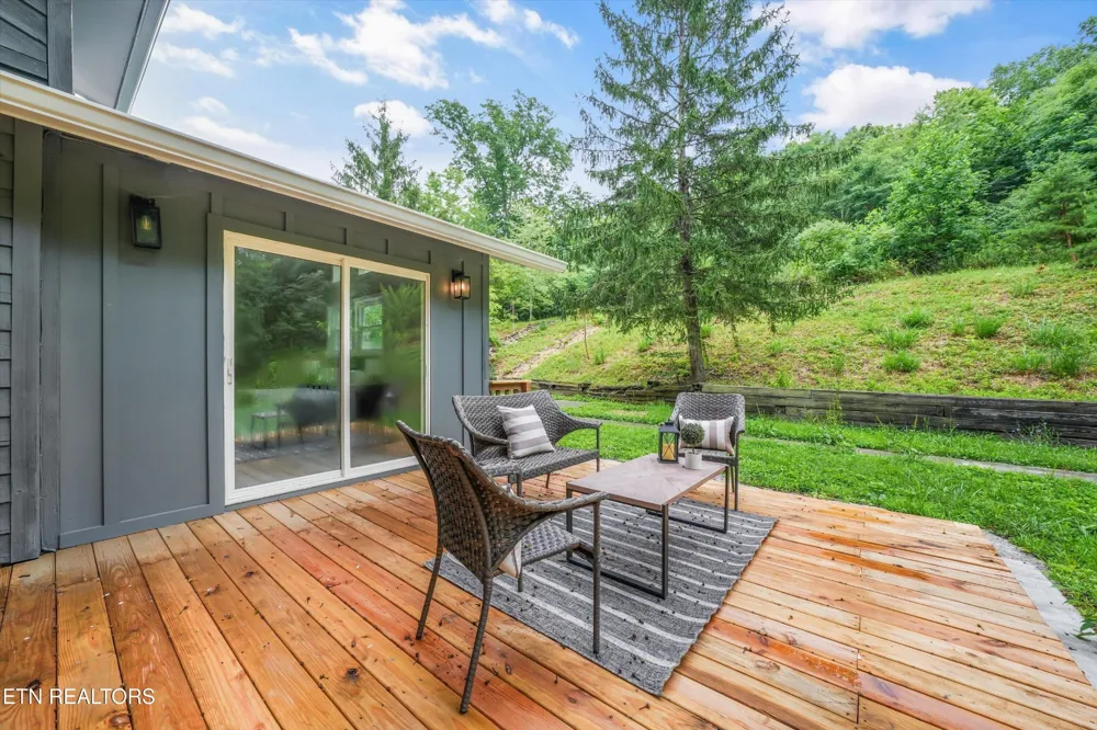 285 Vanover Lane Jacksboro, TN 37757