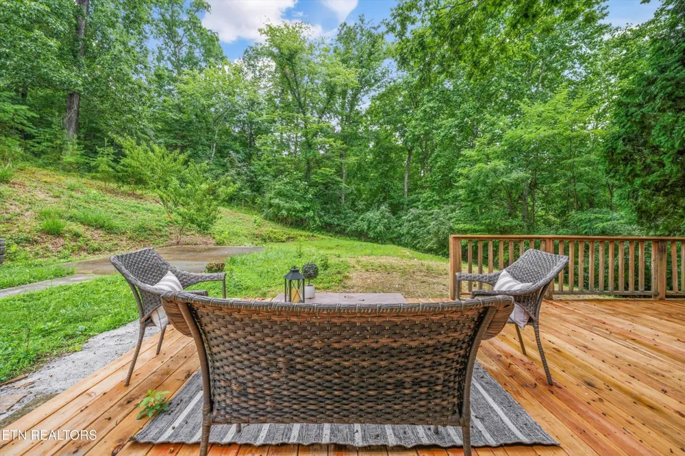 285 Vanover Lane Jacksboro, TN 37757