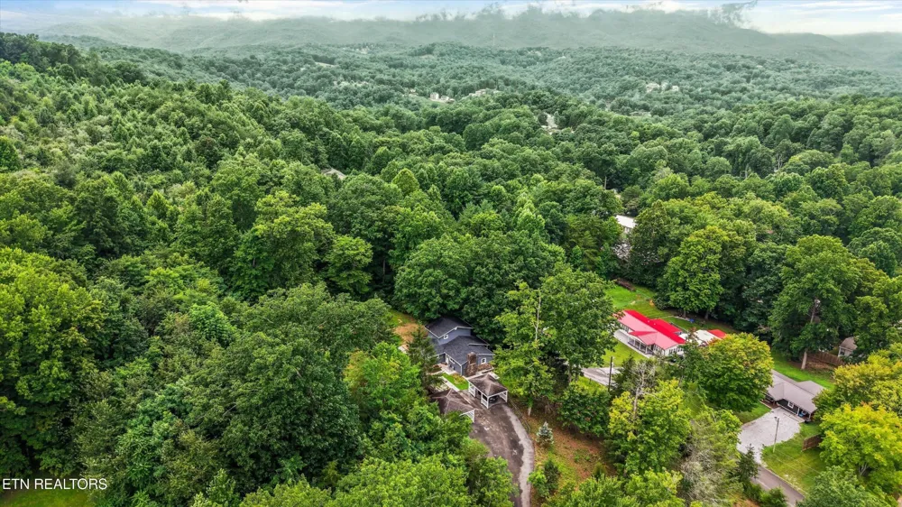 285 Vanover Lane Jacksboro, TN 37757