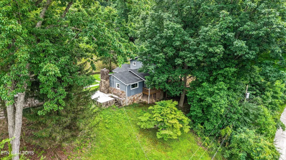 285 Vanover Lane Jacksboro, TN 37757