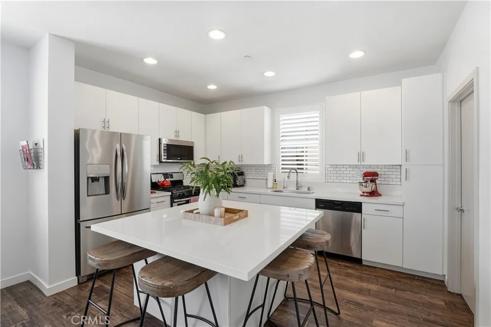 809 S Anaheim Boulevard #101 Anaheim, CA 92805
