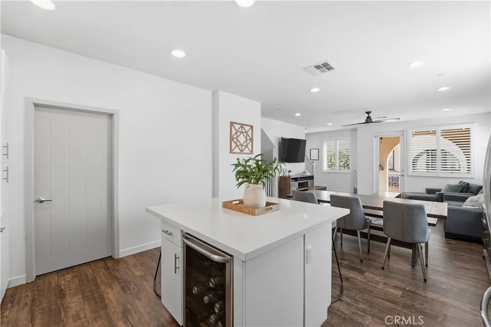 809 S Anaheim Boulevard #101 Anaheim, CA 92805