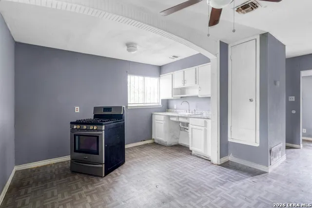 210 TEDDER ST San Antonio, TX 78211