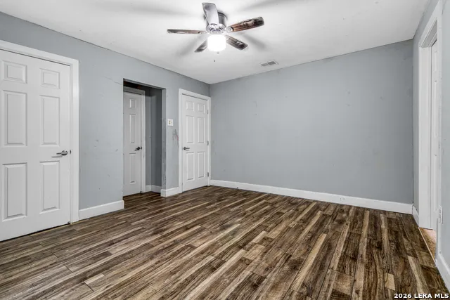 210 TEDDER ST San Antonio, TX 78211