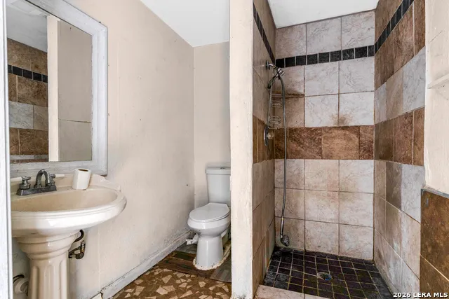 210 TEDDER ST San Antonio, TX 78211