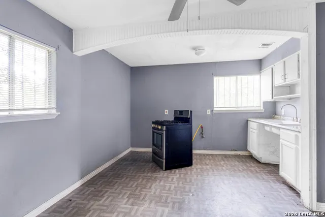 210 TEDDER ST San Antonio, TX 78211