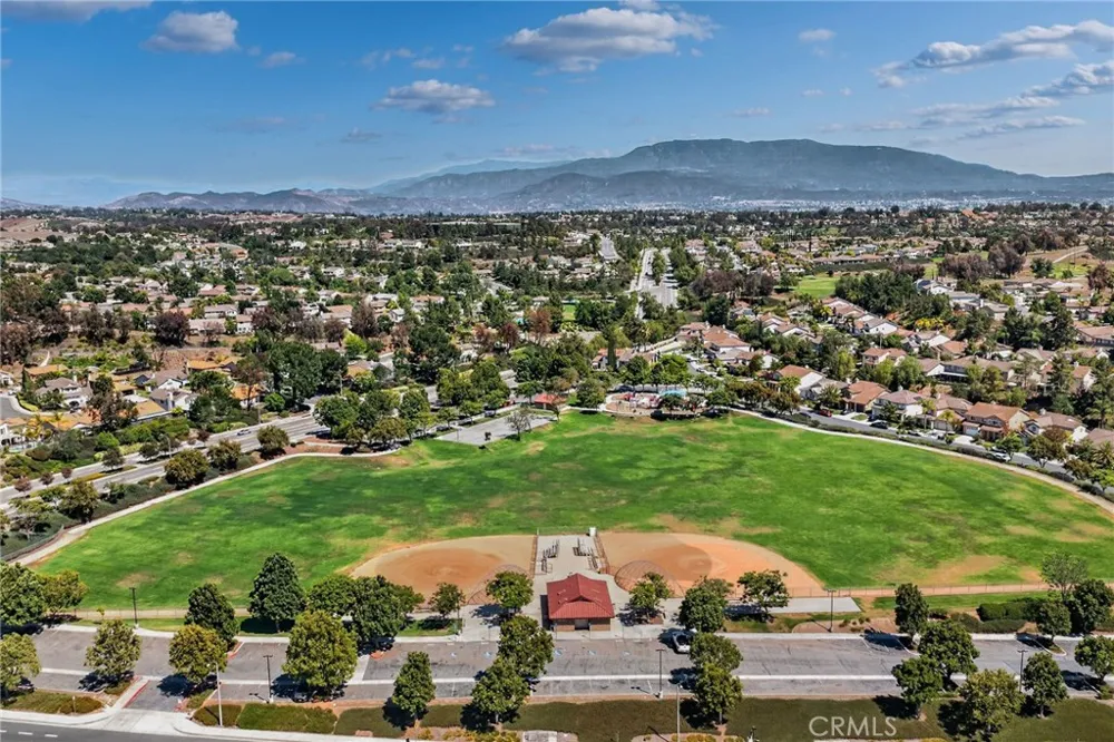 39977 Chalon Court Temecula, CA 92591