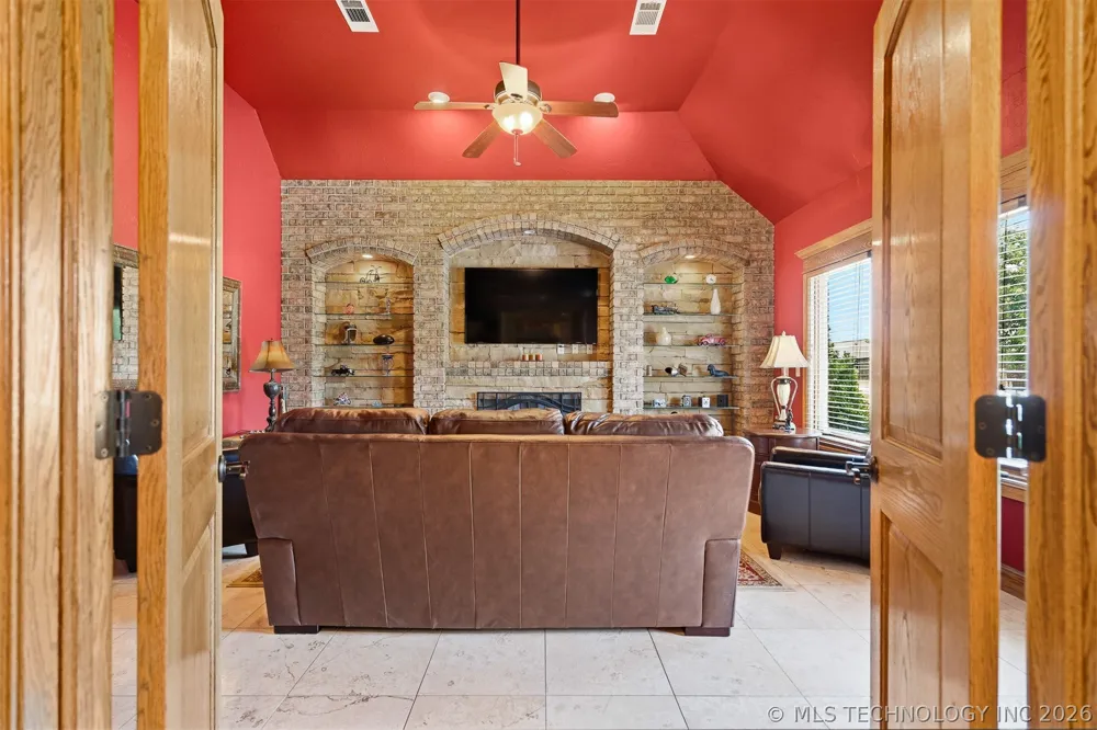 288 Sonora Lone Grove, OK 73401