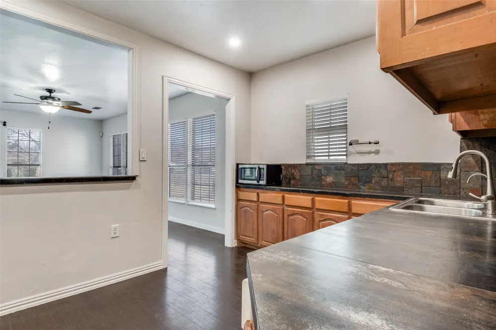 616 Wayne Street Dallas, TX 75223