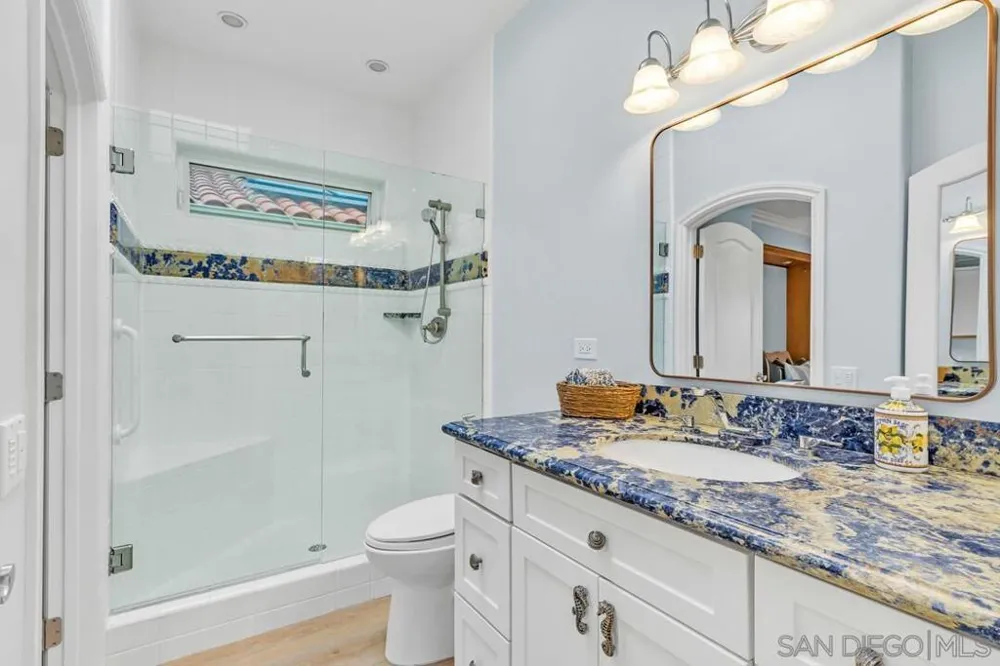 7564 Navigator Cir Carlsbad, CA 92011