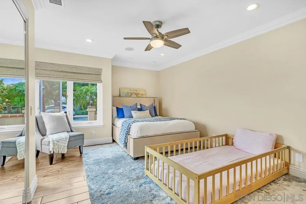 7564 Navigator Cir Carlsbad, CA 92011