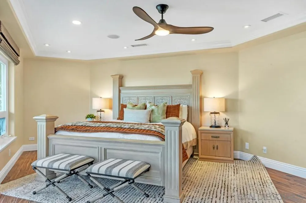 7564 Navigator Cir Carlsbad, CA 92011