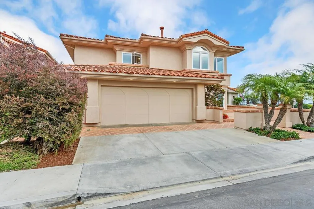 7564 Navigator Cir Carlsbad, CA 92011