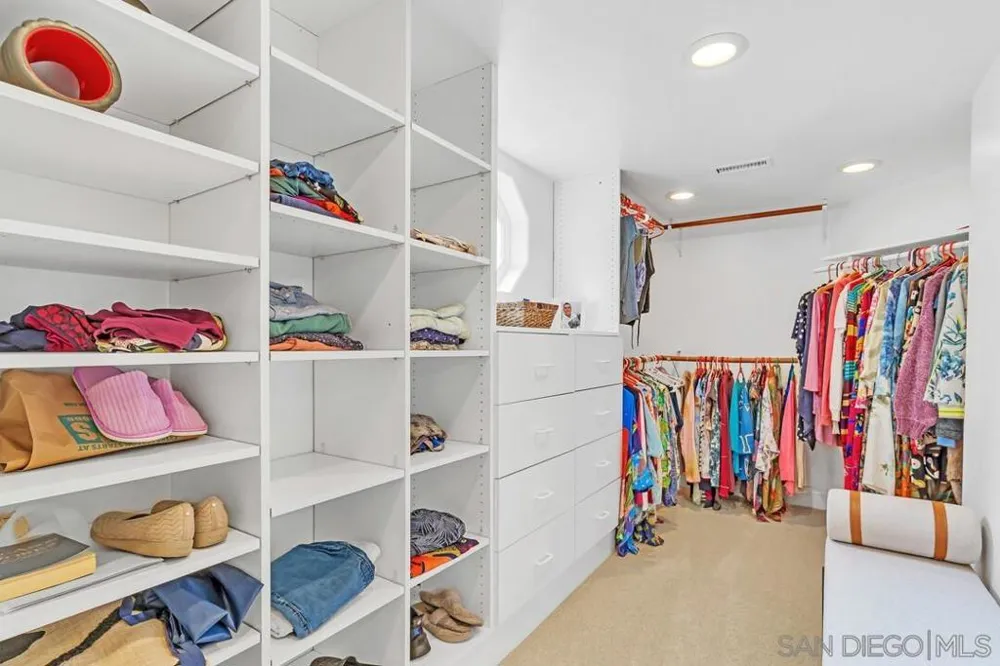 7564 Navigator Cir Carlsbad, CA 92011