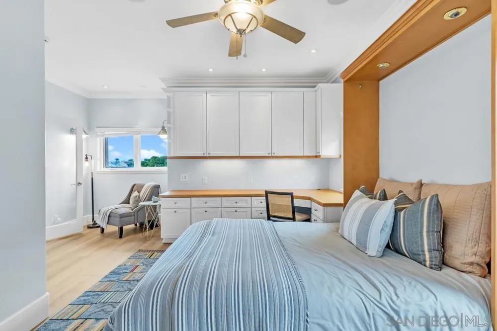7564 Navigator Cir Carlsbad, CA 92011