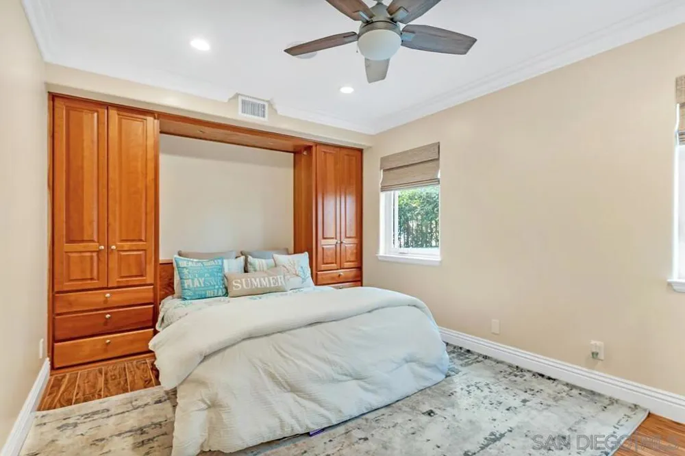 7564 Navigator Cir Carlsbad, CA 92011