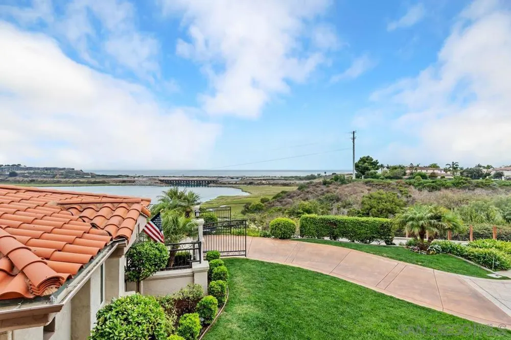 7564 Navigator Cir Carlsbad, CA 92011