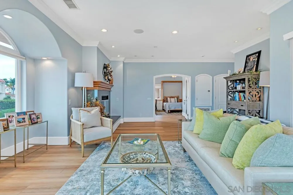 7564 Navigator Cir Carlsbad, CA 92011