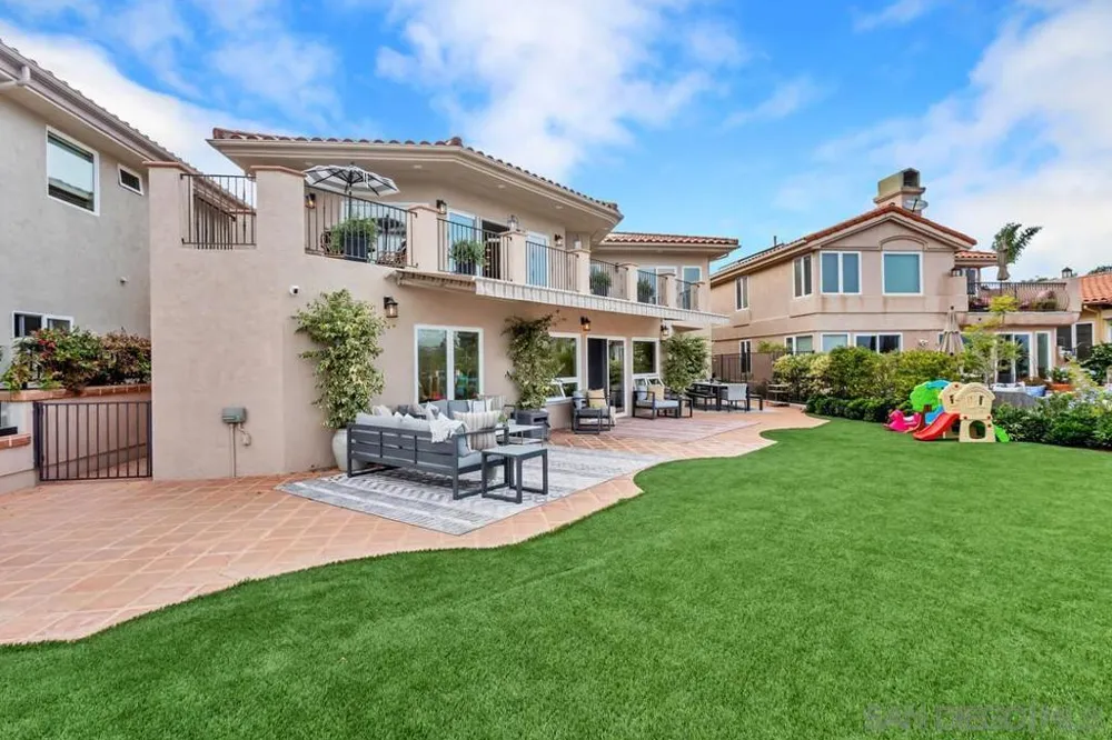 7564 Navigator Cir Carlsbad, CA 92011